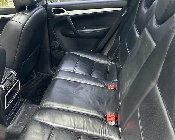 Чорний Порше Cayenne, об'ємом двигуна 4.51 л та пробігом 300 тис. км за 7000 $, фото 5 на Automoto.ua