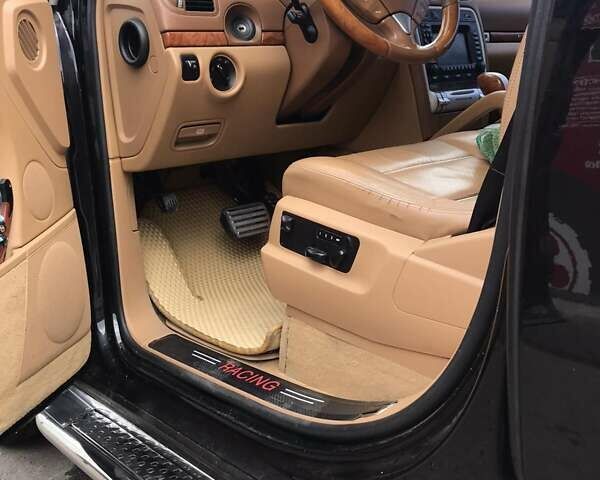 Черный Порше Каен, объемом двигателя 4.5 л и пробегом 188 тыс. км за 6000 $, фото 13 на Automoto.ua