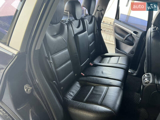 Черный Порше Каен, объемом двигателя 4.5 л и пробегом 378 тыс. км за 8200 $, фото 12 на Automoto.ua