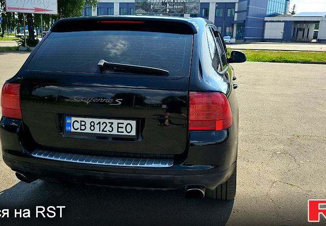 Чорний Порше Cayenne, об'ємом двигуна 4.5 л та пробігом 277 тис. км за 5500 $, фото 2 на Automoto.ua