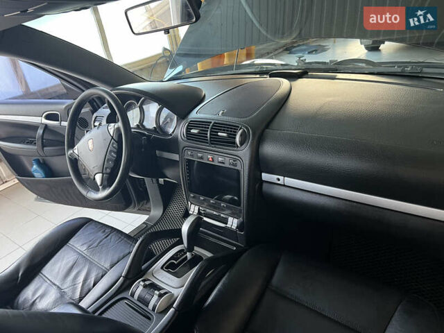 Черный Порше Каен, объемом двигателя 4.5 л и пробегом 378 тыс. км за 8200 $, фото 9 на Automoto.ua
