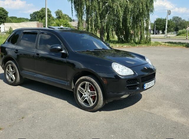 Чорний Порше Cayenne, об'ємом двигуна 4.5 л та пробігом 277 тис. км за 5517 $, фото 4 на Automoto.ua