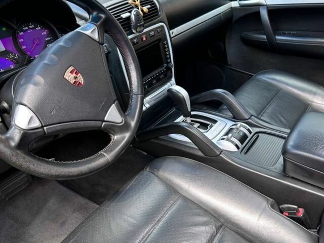 Чорний Порше Cayenne, об'ємом двигуна 0 л та пробігом 320 тис. км за 5500 $, фото 3 на Automoto.ua