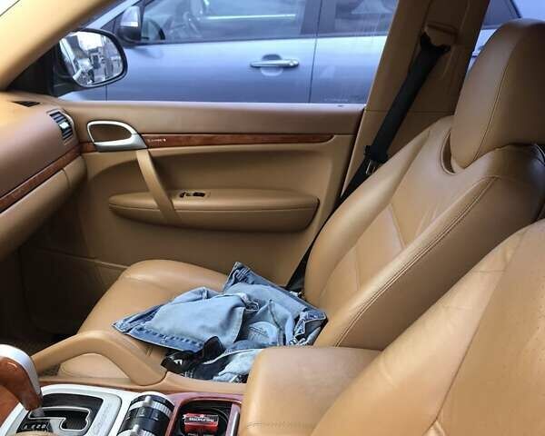 Черный Порше Каен, объемом двигателя 4.5 л и пробегом 188 тыс. км за 6000 $, фото 11 на Automoto.ua