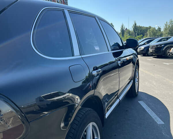 Черный Порше Каен, объемом двигателя 4.5 л и пробегом 378 тыс. км за 6600 $, фото 18 на Automoto.ua