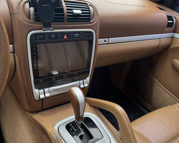Чорний Порше Cayenne, об'ємом двигуна 4.5 л та пробігом 232 тис. км за 5950 $, фото 13 на Automoto.ua