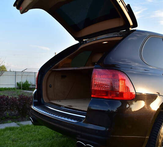 Черный Порше Каен, объемом двигателя 4.5 л и пробегом 111 тыс. км за 8500 $, фото 19 на Automoto.ua