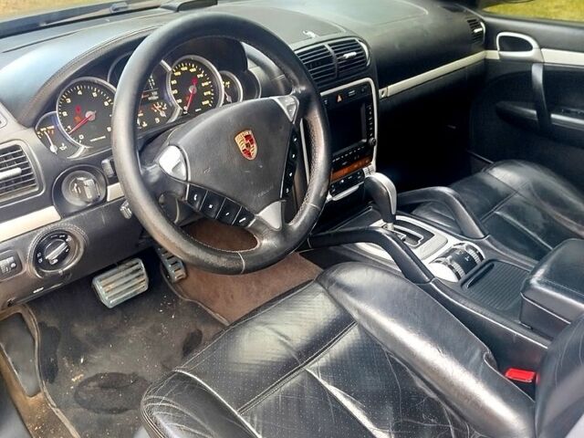 Чорний Порше Cayenne, об'ємом двигуна 4.5 л та пробігом 325 тис. км за 5600 $, фото 1 на Automoto.ua