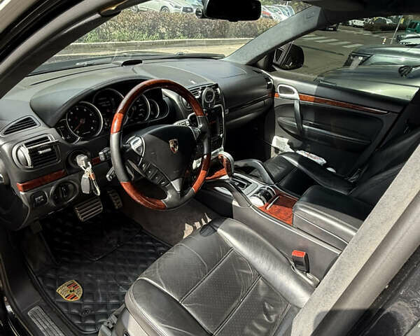 Чорний Порше Cayenne, об'ємом двигуна 4.5 л та пробігом 234 тис. км за 15900 $, фото 7 на Automoto.ua