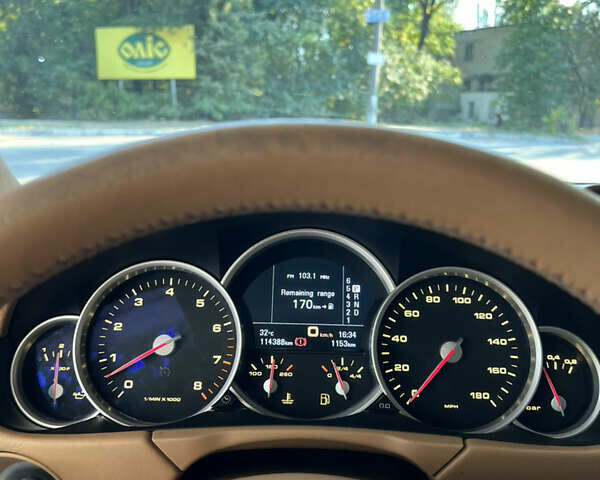 Чорний Порше Cayenne, об'ємом двигуна 4.5 л та пробігом 114 тис. км за 12500 $, фото 46 на Automoto.ua