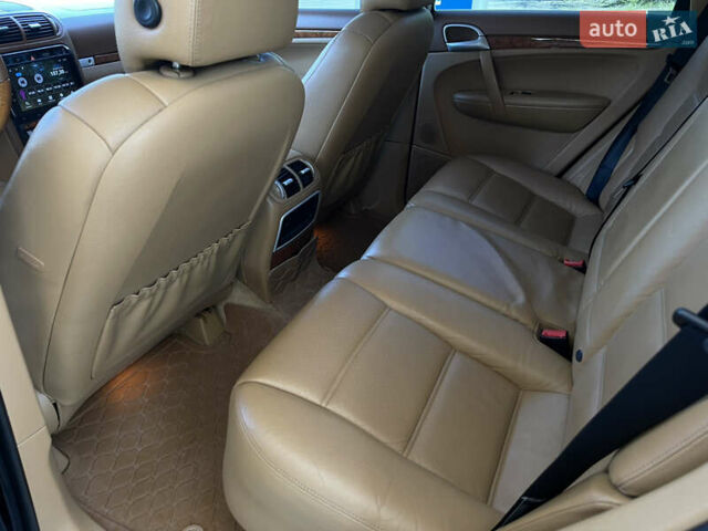 Чорний Порше Cayenne, об'ємом двигуна 4.5 л та пробігом 235 тис. км за 7999 $, фото 10 на Automoto.ua