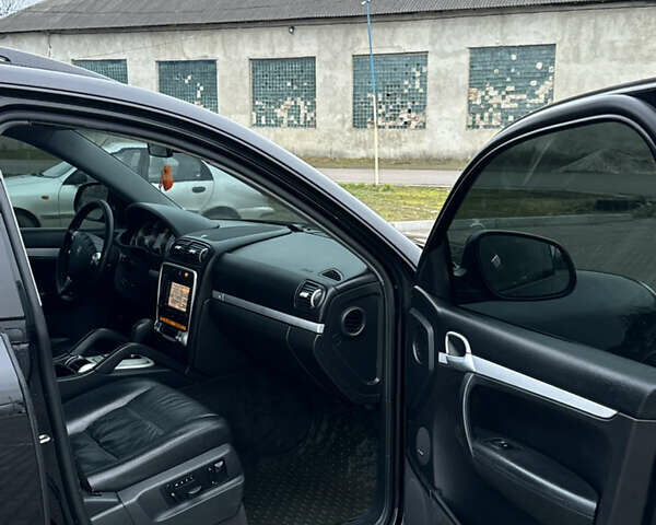 Чорний Порше Cayenne, об'ємом двигуна 4.51 л та пробігом 205 тис. км за 6300 $, фото 12 на Automoto.ua