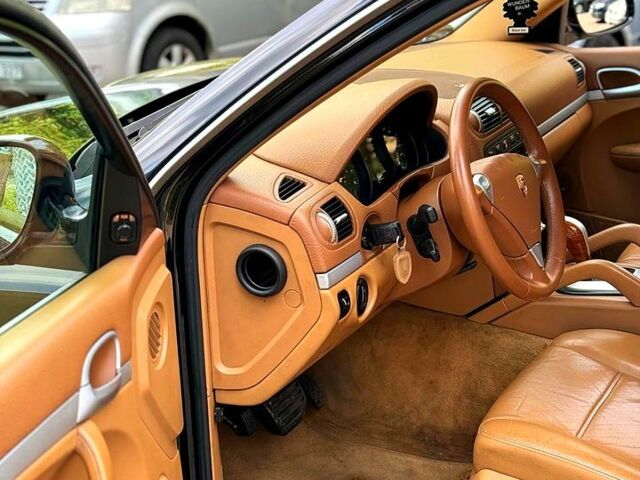 Чорний Порше Cayenne, об'ємом двигуна 3.2 л та пробігом 200 тис. км за 4900 $, фото 4 на Automoto.ua