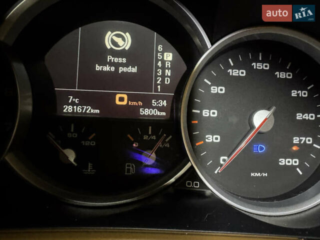 Черный Порше Каен, объемом двигателя 4.5 л и пробегом 282 тыс. км за 7500 $, фото 20 на Automoto.ua