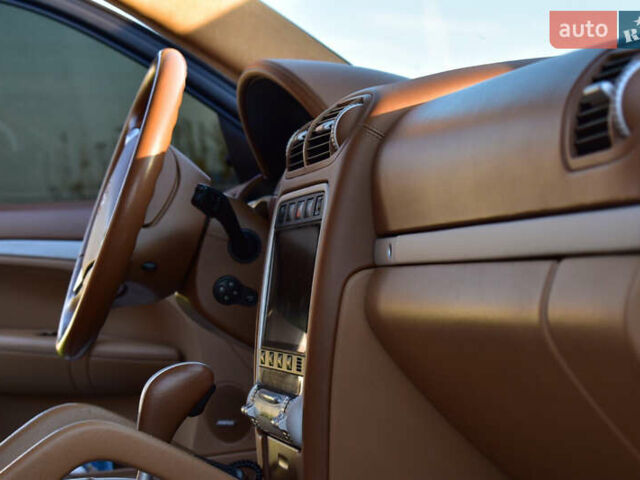 Черный Порше Каен, объемом двигателя 4.5 л и пробегом 282 тыс. км за 7500 $, фото 17 на Automoto.ua