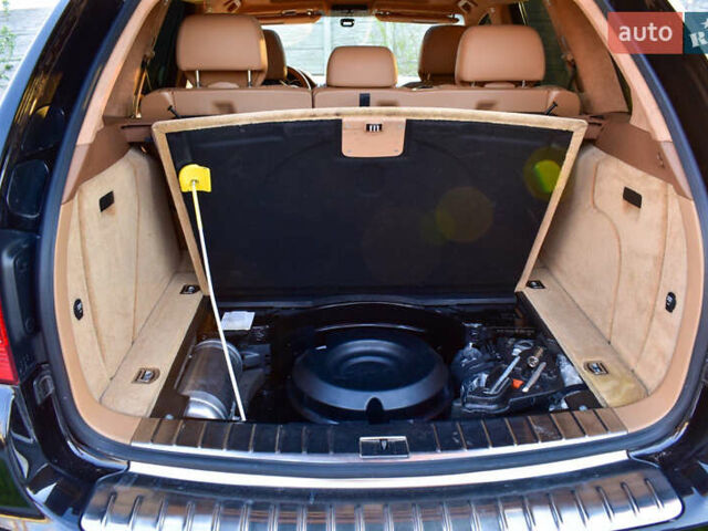 Черный Порше Каен, объемом двигателя 4.5 л и пробегом 111 тыс. км за 8500 $, фото 8 на Automoto.ua