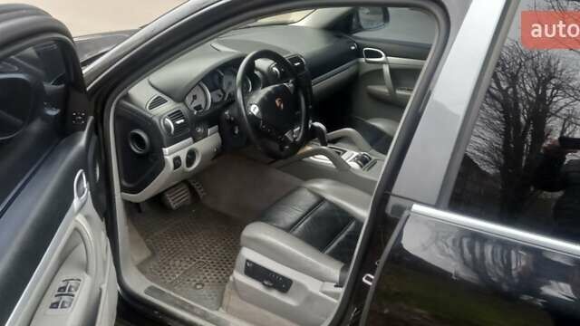 Чорний Порше Cayenne, об'ємом двигуна 4.5 л та пробігом 325 тис. км за 6200 $, фото 6 на Automoto.ua