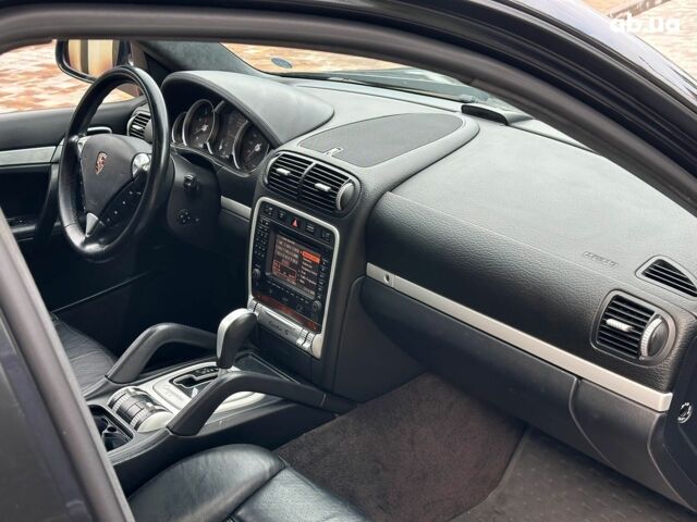 Черный Порше Каен, объемом двигателя 4.5 л и пробегом 153 тыс. км за 7990 $, фото 53 на Automoto.ua