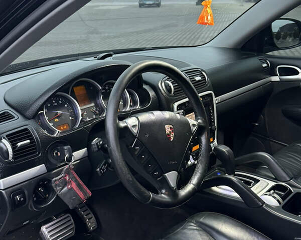 Чорний Порше Cayenne, об'ємом двигуна 4.51 л та пробігом 205 тис. км за 6300 $, фото 10 на Automoto.ua