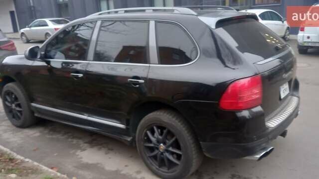 Чорний Порше Cayenne, об'ємом двигуна 4.5 л та пробігом 325 тис. км за 6200 $, фото 2 на Automoto.ua