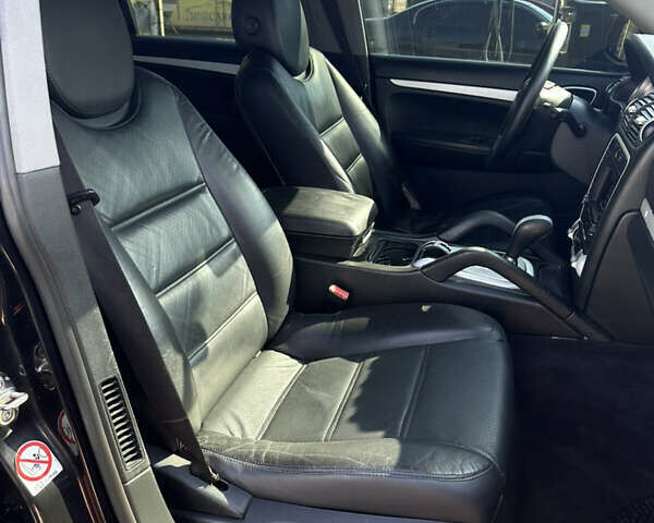Чорний Порше Cayenne, об'ємом двигуна 4.5 л та пробігом 270 тис. км за 7500 $, фото 7 на Automoto.ua