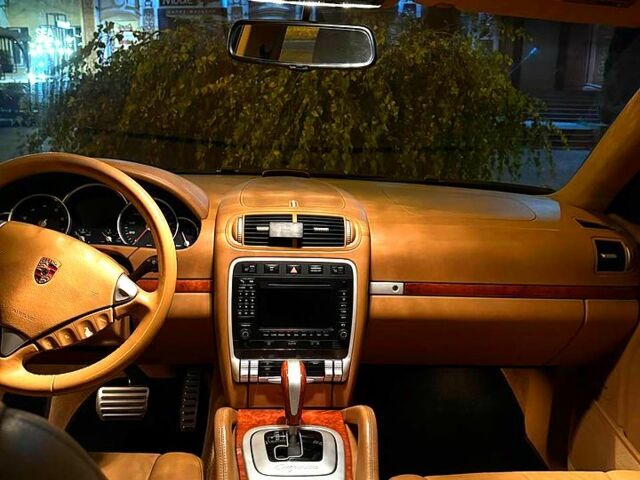 Чорний Порше Cayenne, об'ємом двигуна 4.5 л та пробігом 113 тис. км за 10500 $, фото 6 на Automoto.ua
