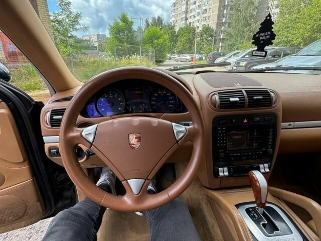 Чорний Порше Cayenne, об'ємом двигуна 3.2 л та пробігом 200 тис. км за 4975 $, фото 9 на Automoto.ua