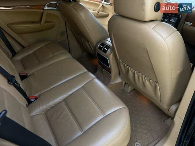 Чорний Порше Cayenne, об'ємом двигуна 4.5 л та пробігом 235 тис. км за 7999 $, фото 11 на Automoto.ua