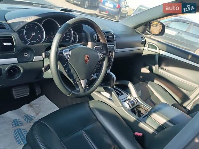 Черный Порше Каен, объемом двигателя 4.51 л и пробегом 208 тыс. км за 4800 $, фото 2 на Automoto.ua