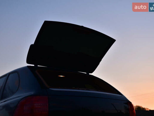 Черный Порше Каен, объемом двигателя 4.5 л и пробегом 282 тыс. км за 7500 $, фото 10 на Automoto.ua