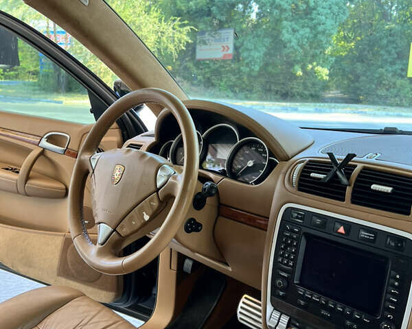 Чорний Порше Cayenne, об'ємом двигуна 4.5 л та пробігом 114 тис. км за 12500 $, фото 29 на Automoto.ua