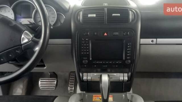 Черный Порше Каен, объемом двигателя 4.5 л и пробегом 325 тыс. км за 6500 $, фото 18 на Automoto.ua