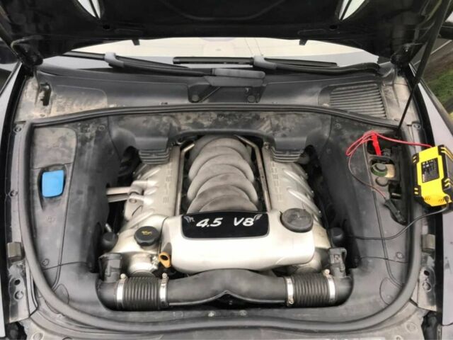 Черный Порше Каен, объемом двигателя 4.5 л и пробегом 212 тыс. км за 6300 $, фото 4 на Automoto.ua