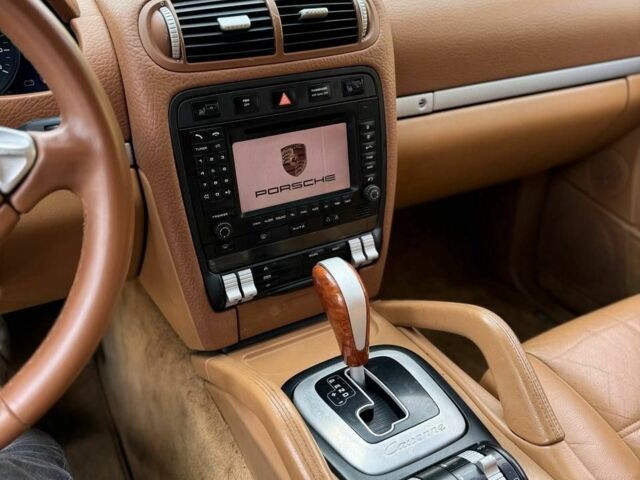 Чорний Порше Cayenne, об'ємом двигуна 3.2 л та пробігом 200 тис. км за 4975 $, фото 14 на Automoto.ua