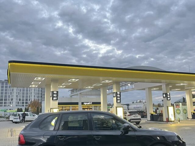 Чорний Порше Cayenne, об'ємом двигуна 4.5 л та пробігом 220 тис. км за 6900 $, фото 3 на Automoto.ua