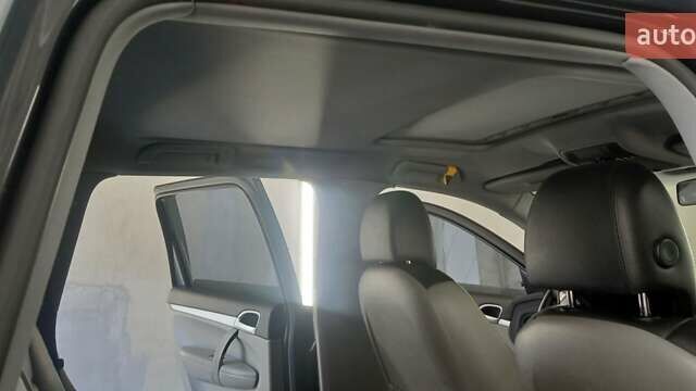 Черный Порше Каен, объемом двигателя 4.5 л и пробегом 325 тыс. км за 6500 $, фото 42 на Automoto.ua