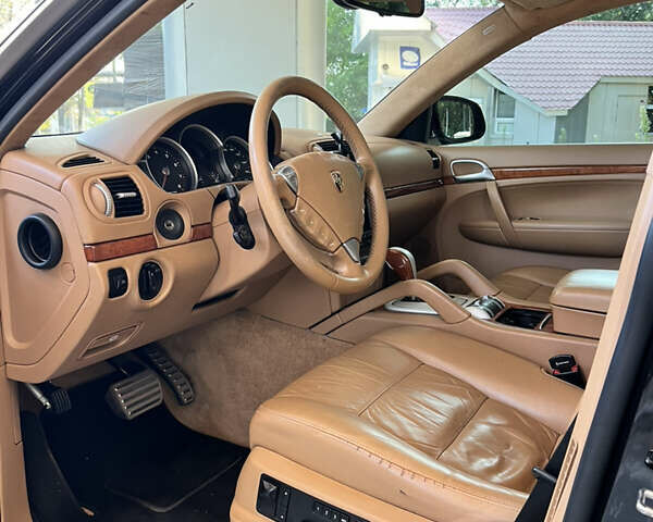 Чорний Порше Cayenne, об'ємом двигуна 4.5 л та пробігом 114 тис. км за 12500 $, фото 23 на Automoto.ua