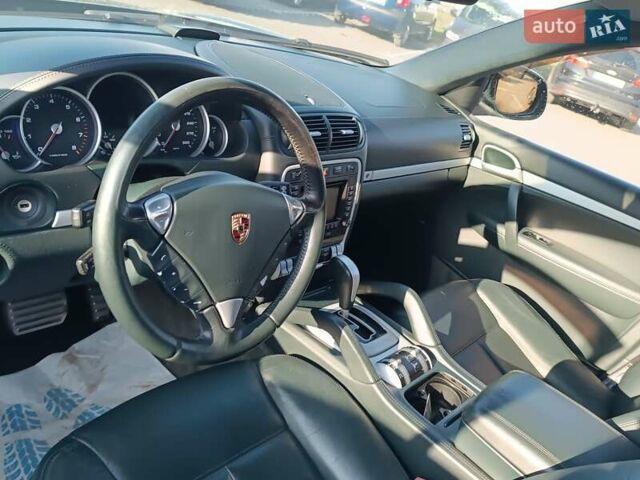 Черный Порше Каен, объемом двигателя 4.51 л и пробегом 208 тыс. км за 4800 $, фото 1 на Automoto.ua