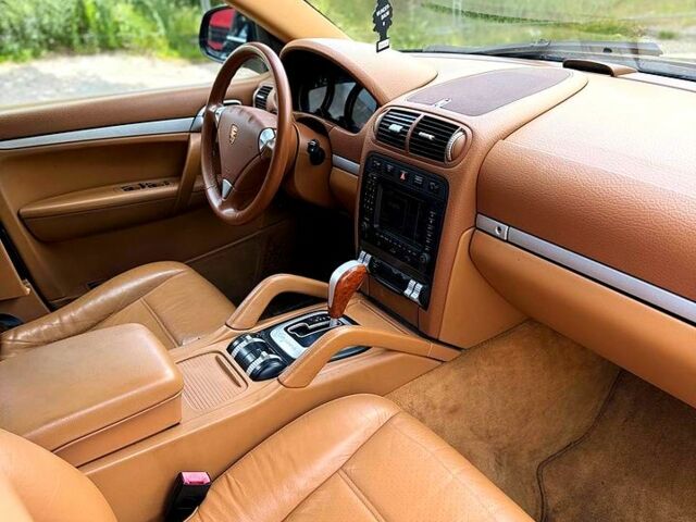 Чорний Порше Cayenne, об'ємом двигуна 3.2 л та пробігом 200 тис. км за 4900 $, фото 7 на Automoto.ua