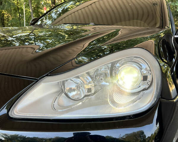 Чорний Порше Cayenne, об'ємом двигуна 4.5 л та пробігом 114 тис. км за 12500 $, фото 45 на Automoto.ua