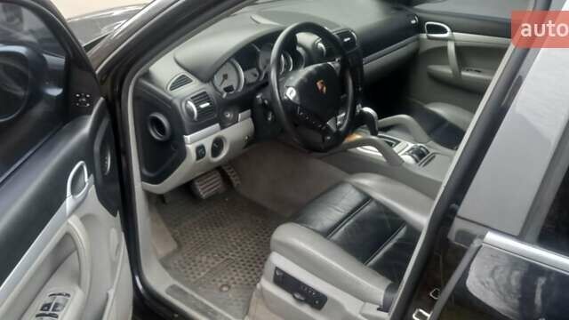 Чорний Порше Cayenne, об'ємом двигуна 4.5 л та пробігом 325 тис. км за 6200 $, фото 25 на Automoto.ua