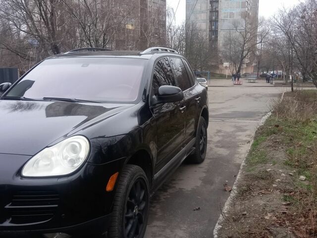 Чорний Порше Cayenne, об'ємом двигуна 4.5 л та пробігом 325 тис. км за 6386 $, фото 1 на Automoto.ua