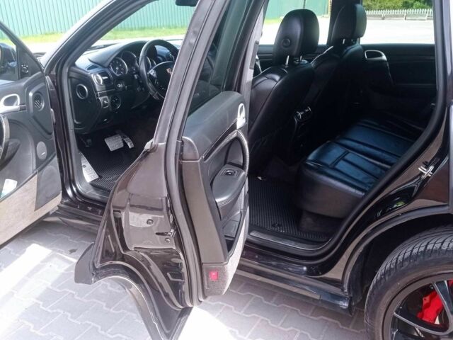 Черный Порше Каен, объемом двигателя 4.5 л и пробегом 152 тыс. км за 16553 $, фото 6 на Automoto.ua