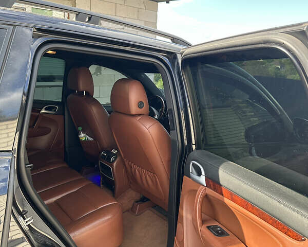 Чорний Порше Cayenne, об'ємом двигуна 4.8 л та пробігом 240 тис. км за 10900 $, фото 5 на Automoto.ua