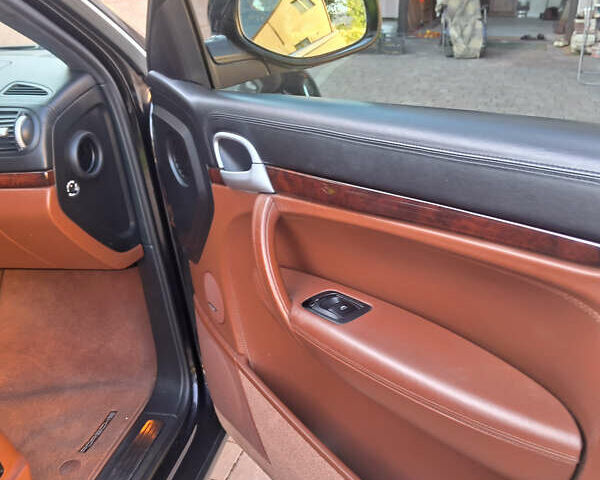 Чорний Порше Cayenne, об'ємом двигуна 4.81 л та пробігом 221 тис. км за 10600 $, фото 10 на Automoto.ua