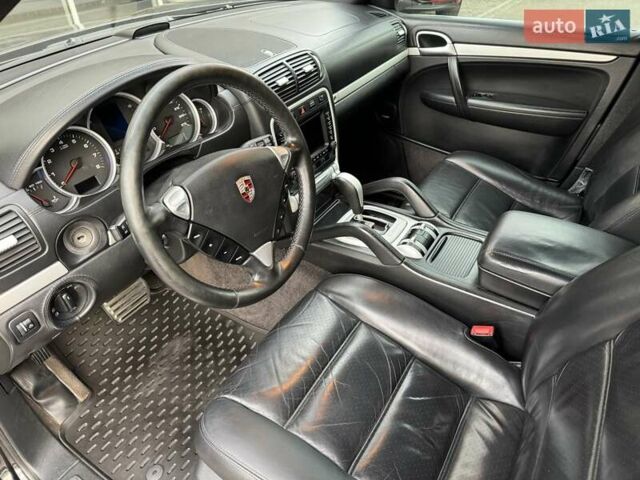 Чорний Порше Cayenne, об'ємом двигуна 4.81 л та пробігом 353 тис. км за 9400 $, фото 14 на Automoto.ua