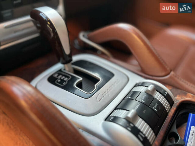 Черный Порше Каен, объемом двигателя 3.6 л и пробегом 232 тыс. км за 12500 $, фото 15 на Automoto.ua