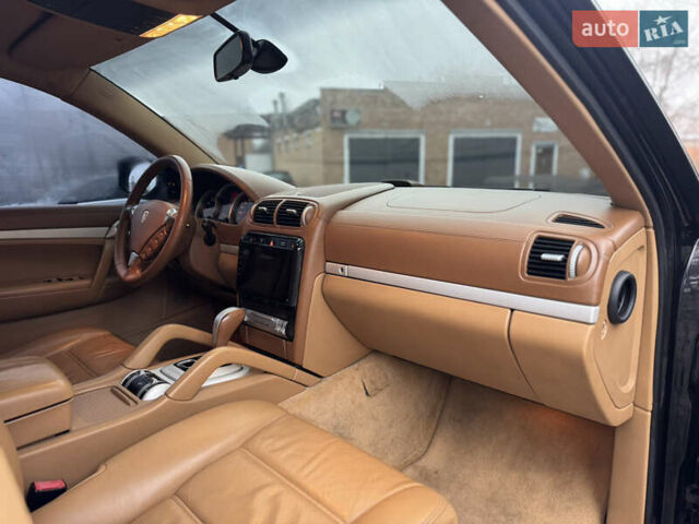 Черный Порше Каен, объемом двигателя 4.81 л и пробегом 195 тыс. км за 6900 $, фото 21 на Automoto.ua