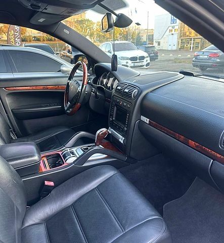Чорний Порше Cayenne, об'ємом двигуна 4.8 л та пробігом 230 тис. км за 13500 $, фото 4 на Automoto.ua