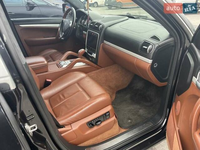 Чорний Порше Cayenne, об'ємом двигуна 4.51 л та пробігом 146 тис. км за 12500 $, фото 18 на Automoto.ua